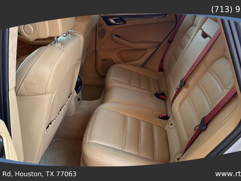 Used 2015 Porsche Macan Turbo AWD/4WD image 30