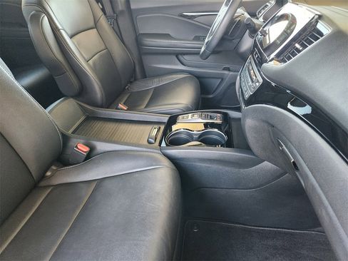 Certified 2022 Honda Pilot Touring image 13