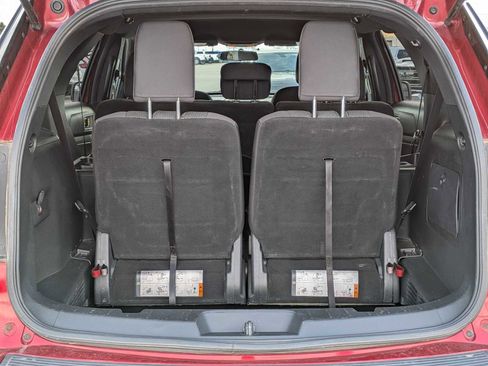 Used 2019 Ford Explorer XLT image 32
