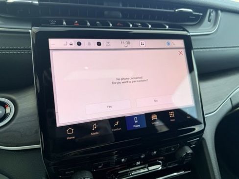 New 2025 Jeep Grand Cherokee Limited image 18