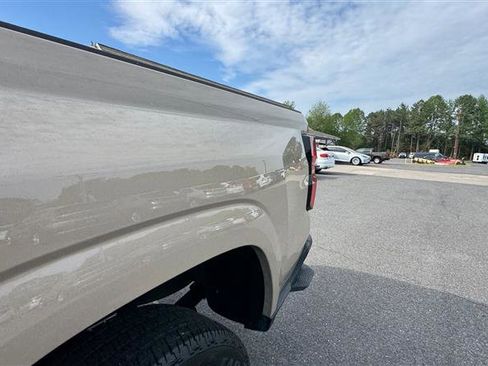 Used 2024 Chevrolet Colorado W/T image 18