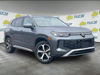 New 2026 Volkswagen Tiguan SE