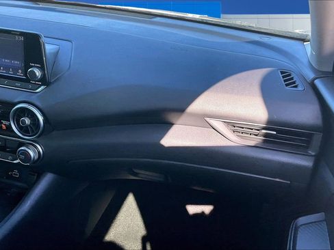 Used 2024 Nissan Sentra S image 26