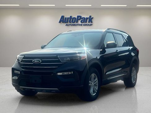 Used 2022 Ford Explorer XLT w/ Equipment Group 202A AWD/4WD image 3