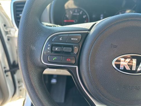 Used 2019 Kia Sportage LX image 18