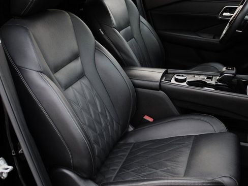 Certified 2023 Nissan Rogue Platinum w/ Platinum Premium Package image 24