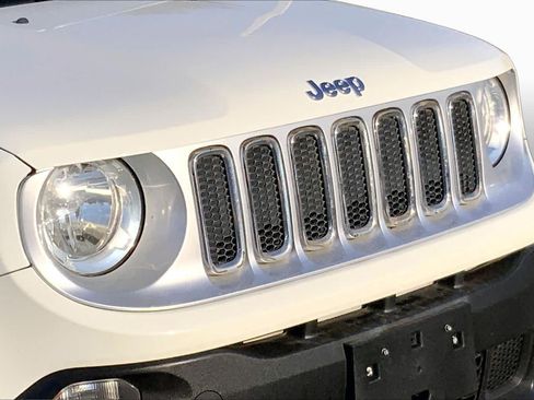 Used 2017 Jeep Renegade Limited FWD image 26