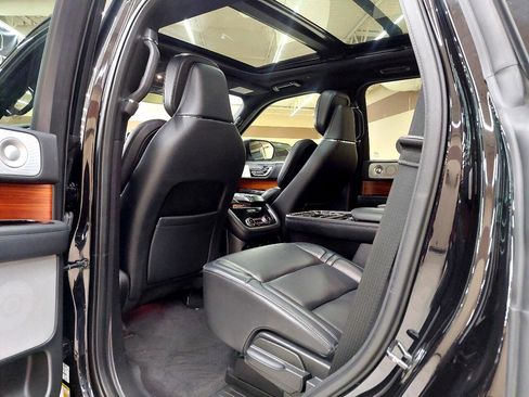 Used 2019 Lincoln Navigator Reserve w/ Cargo Package image 37