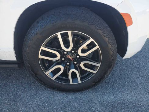 Certified 2024 GMC Yukon AT4 w/ AT4 Premium Plus Package image 4