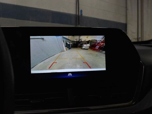 Used 2025 Chevrolet Trax LT FWD image 15