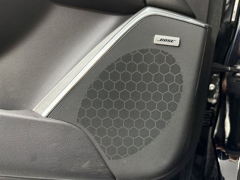 Used 2020 Cadillac Escalade Luxury w/ Escalade Sport Edition image 17