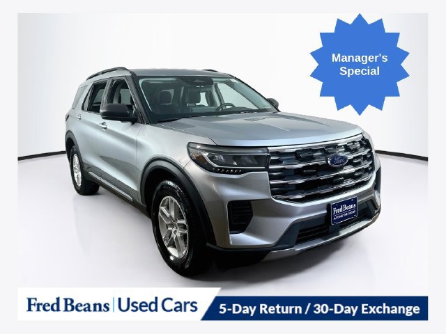 Used 2025 Ford Explorer Active AWD/4WD image 1