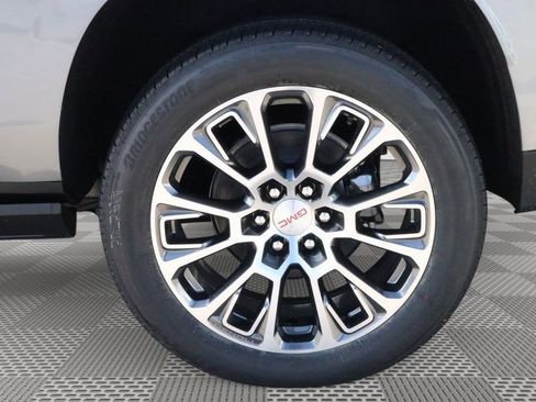 New 2026 GMC Yukon XL Denali w/ Sun & Power Step Package image 18