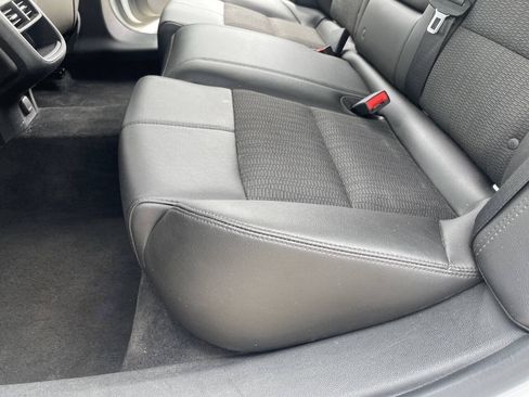 Used 2016 Chevrolet Impala LT w/ Convenience Package FWD image 37