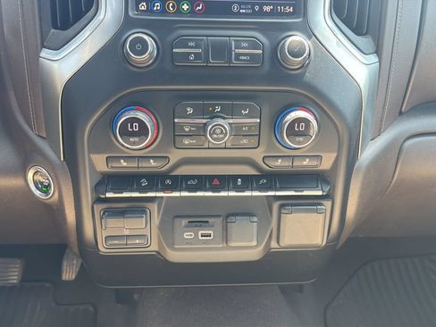 Used 2021 Chevrolet Silverado 1500 LT w/ Z71 Off-Road Package AWD/4WD image 22