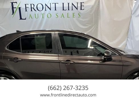 Used 2020 Toyota Camry LE FWD image 7
