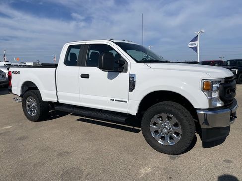 Used 2021 Ford F250 XL w/ Power Equipment Group image 3