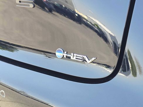Used 2025 Toyota Prius XLE FWD image 13