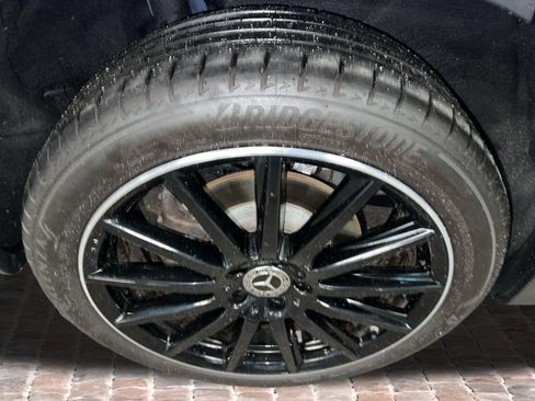 Used 2023 Mercedes-Benz GLB 250 image 27