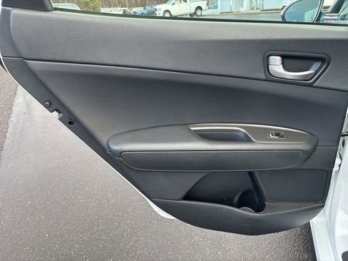 Used 2019 Kia Optima S image 14