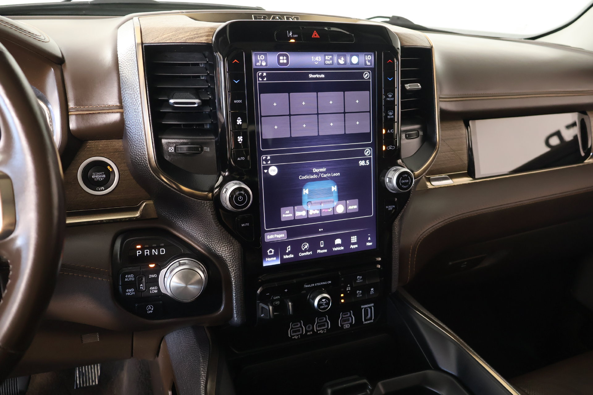 Used 2025 RAM 1500 Limited w/ Trailer Tow Group AWD/4WD image 5