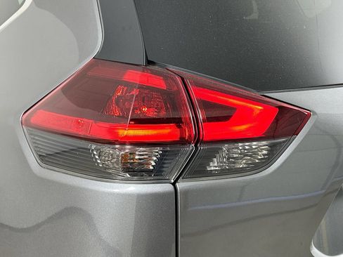 Used 2019 Nissan Rogue S w/ Special Edition Package AWD/4WD image 11