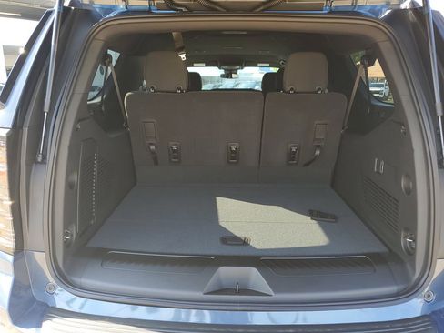 New 2026 Chevrolet Suburban LS image 7