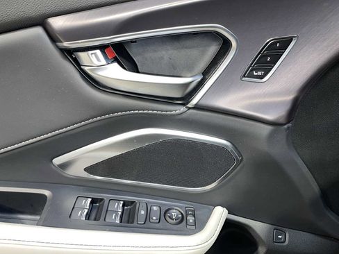 Used 2025 Acura RDX SH-AWD image 23