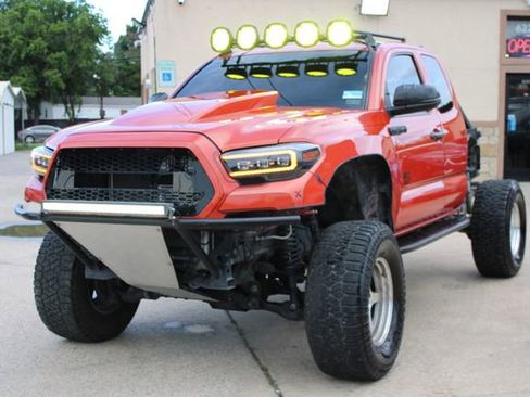 Used 2016 Toyota Tacoma TRD Off-Road w/ Premium & Technology Package AWD/4WD image 7