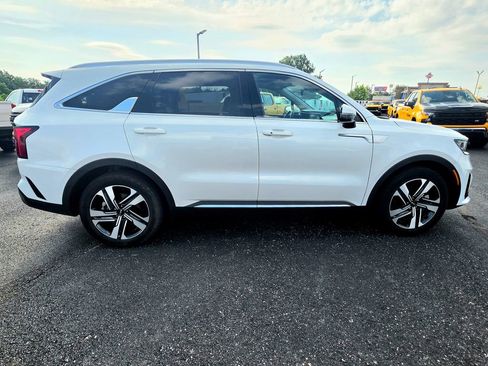 Used 2022 Kia Sorento EX w/ Panoramic Sunroof Package AWD/4WD image 13