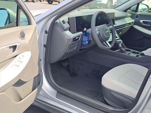 New 2026 Hyundai Sonata SE FWD image 9