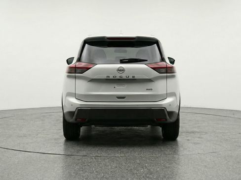 Used 2025 Nissan Rogue SV AWD/4WD image 7