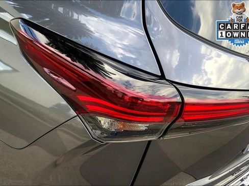 Used 2024 Toyota Highlander Platinum image 30