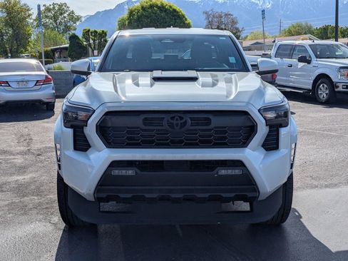 Used 2025 Toyota Tacoma TRD Sport AWD/4WD image 12
