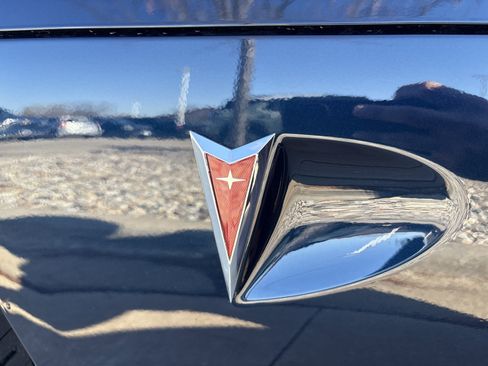 Used 2006 Pontiac Solstice Convertible w/ Premium Package image 9