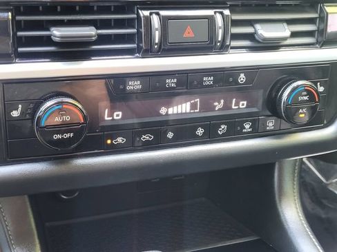 Certified 2022 Nissan Pathfinder SL w/ SL Black Package FWD image 15