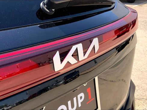 Used 2024 Kia Seltos EX FWD image 10