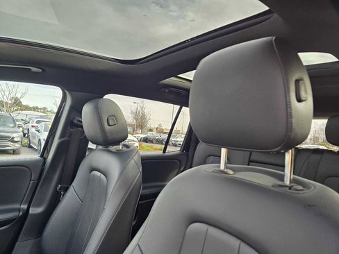 Used 2020 Mercedes-Benz GLB 250 4MATIC image 23