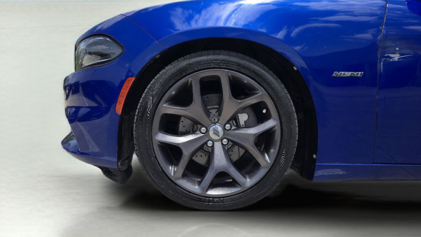 Used 2018 Dodge Charger R/T w/ Plus Group RWD image 11