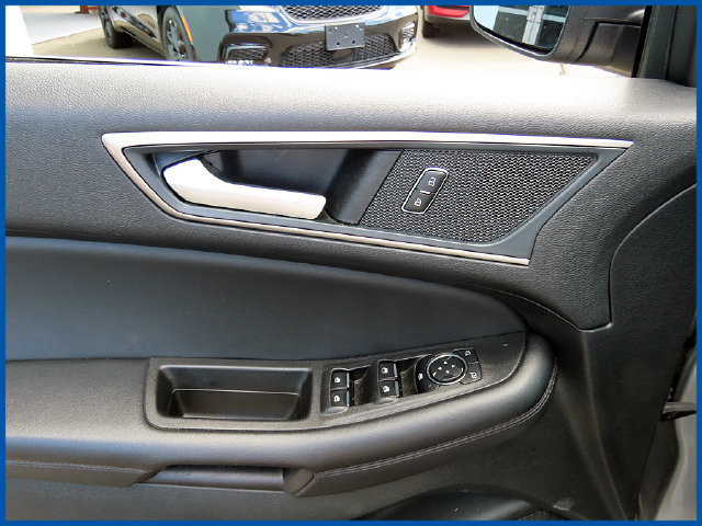 Used 2024 Ford Edge SEL AWD/4WD image 12