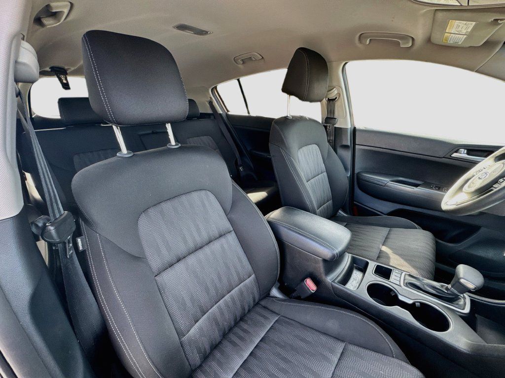 Used 2017 Kia Sportage LX AWD/4WD image 26