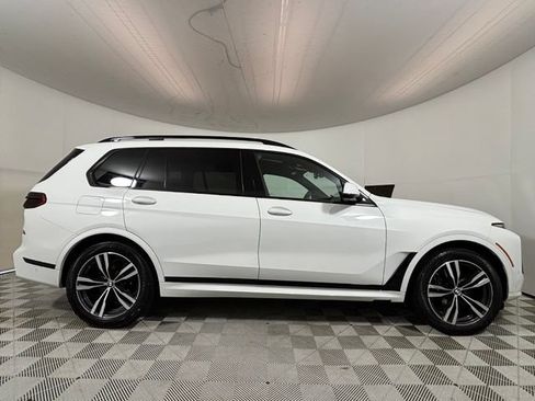 Used 2024 BMW X7 xDrive40i w/ M Sport Package AWD/4WD image 8