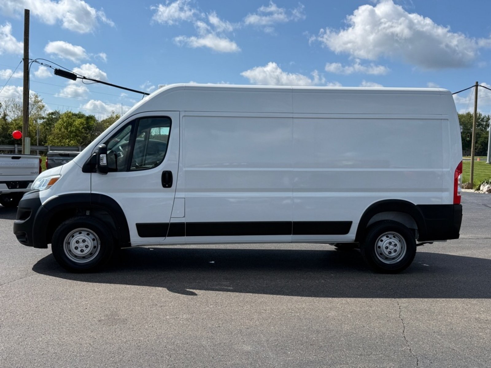 Used 2023 RAM ProMaster 2500 FWD image 4