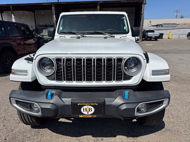 Used 2024 Jeep Wrangler Unlimited Sahara AWD/4WD image 2