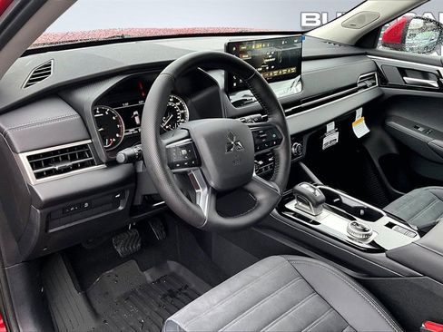 New 2026 Mitsubishi Outlander SE image 6