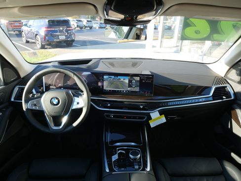 New 2026 BMW X7 xDrive40i w/ Premium Package image 19