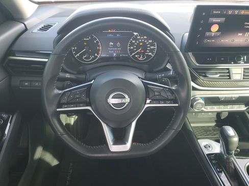 Used 2025 Nissan Altima 2.5 SR w/ SR Premium Package image 17