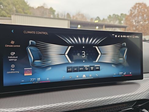 New 2026 BMW 330i Sedan w/ Premium Package image 22