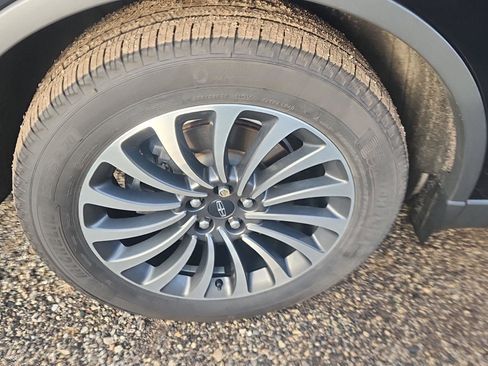 Used 2021 Lincoln Aviator Reserve w/ Equipment Group 201A image 3