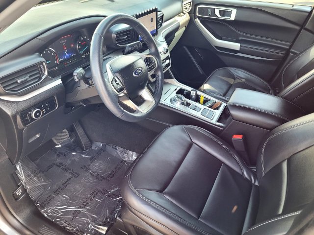 Certified 2023 Ford Explorer XLT w/ Equipment Group 202A RWD image 10